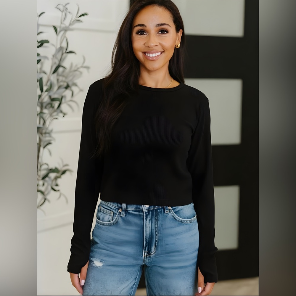 Women's Black Sweatshirt with Thumbholes
